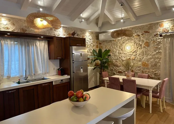 Iguana Villa
